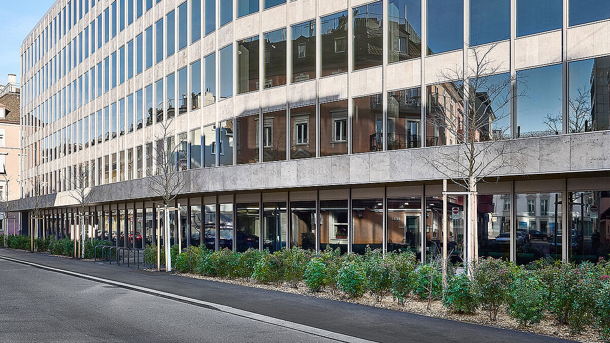 Au total, 1082 éléments - System CIRCAL Wicona - de façade ont été utilisés. 