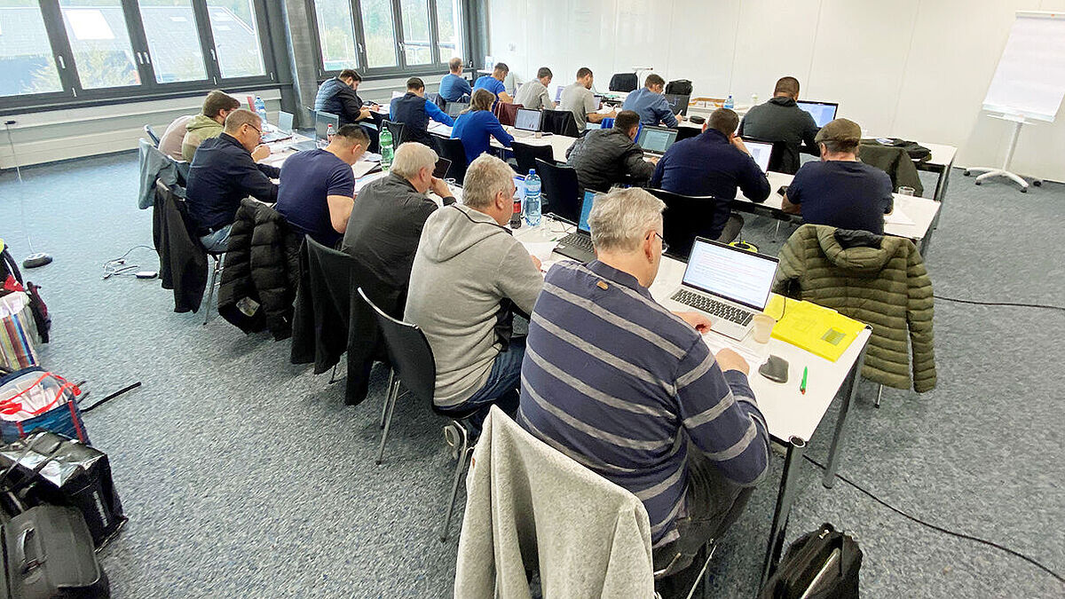 Zwanzig Fachpersonen besuchten den ersten Kurs «Türplaner VST/Metaltec».