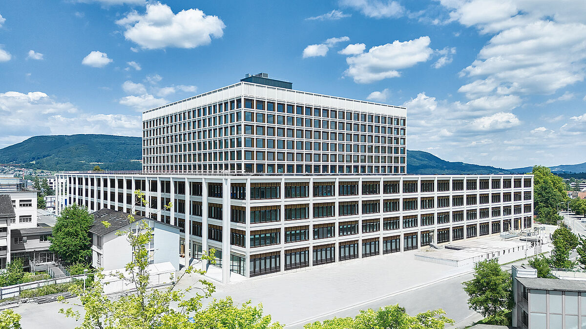 Am Neubau des Kantonsspitals Aarau verbaute Aepli rund 4500 Fassadenelemente.