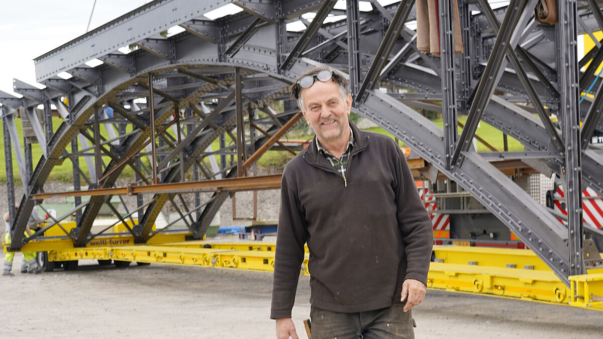 Sichtlich zufrieden mit der bestens gelungenen Restauration: Moritz Häberling erwartet gespannt den Transport nach Wettingen.