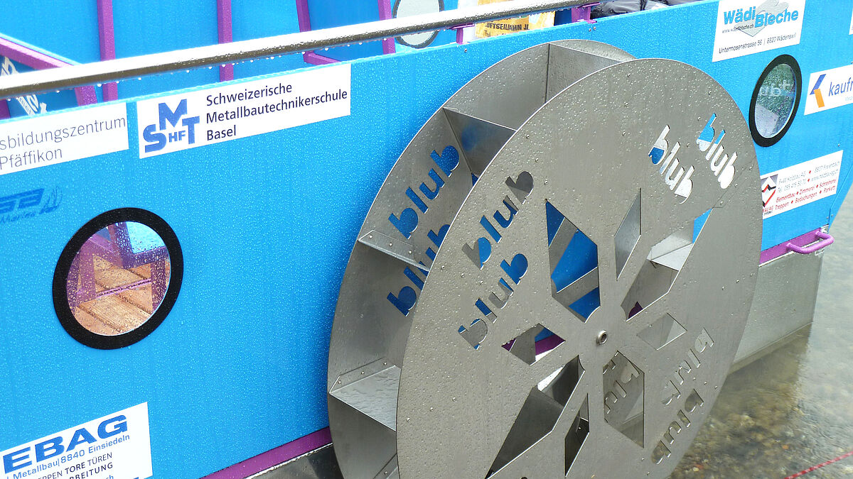 Roues à aubes en acier inoxydable composées de deux tôles découpées au laser. Les aubes sont intégrées par rivetage. 