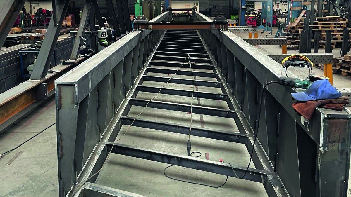 Herstellung im Werk der Ruch AG: Die Tragkonstruktion besteht aus Stahlblechen und Walzprofilen. Sie ist komplett verschweisst.