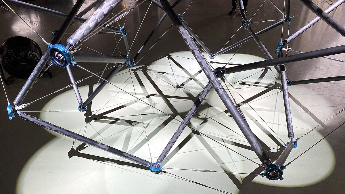 Mit Stäben und Seilen zur Steifigkeit.