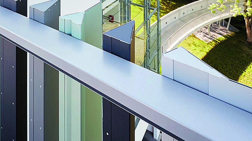 Dank berechneten Optimierungen konnte die Materialstärke von 1,75 mm auf 1,25 mm reduziert werden.