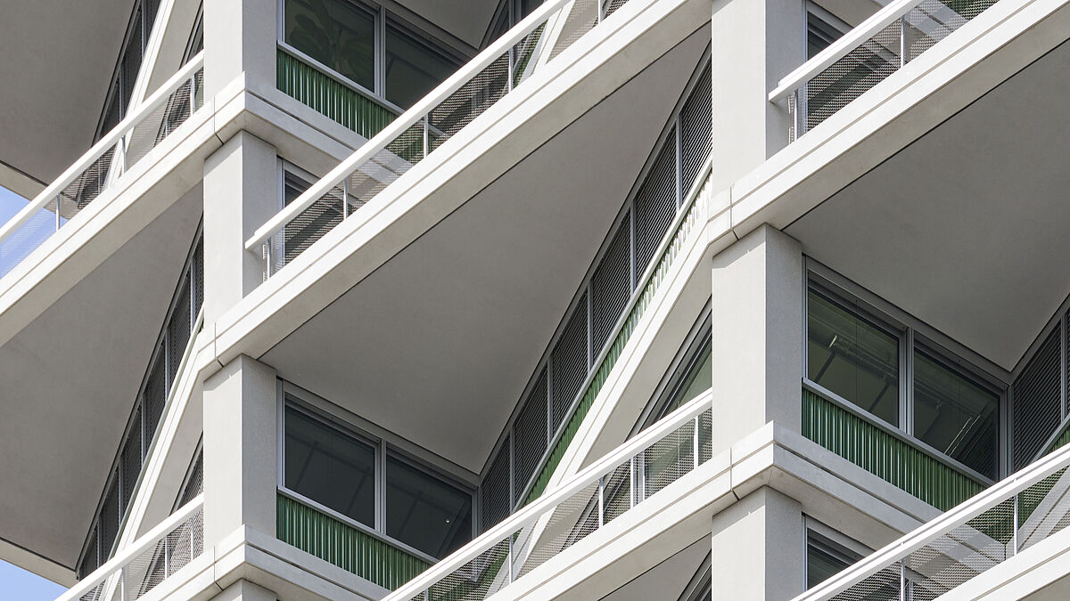 Die hohe Lichttransmission ermöglicht eine maximale Tageslichtnutzung und schafft ein angenehmes Klima im Rauminnern. 