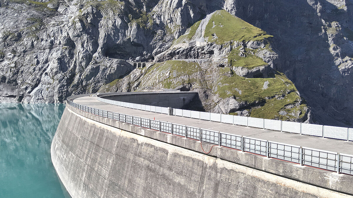 Lochbleche halten auch unter harschen Bedingungen im Winter bei Sturm und Regen dauerhaft stand.