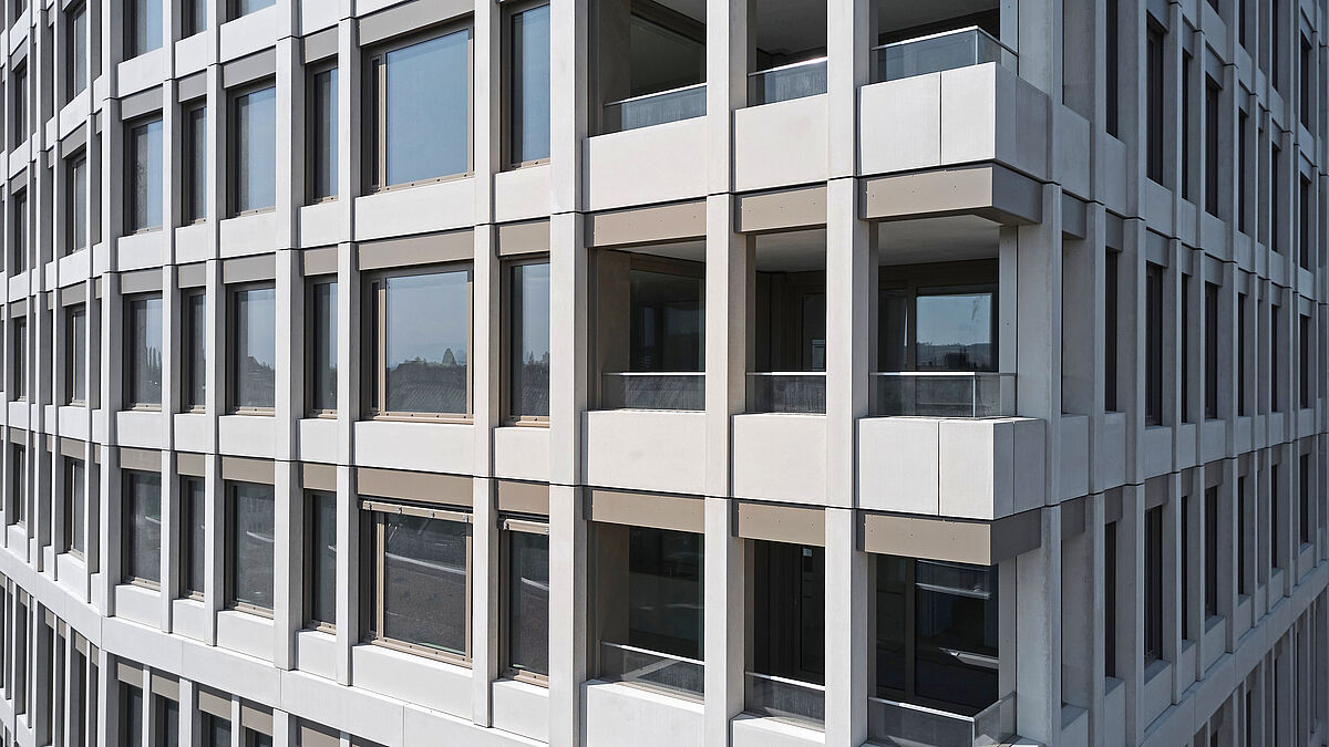 En moyenne, l’équipe de façade de Schweizer a monté près de 400 éléments par jour.