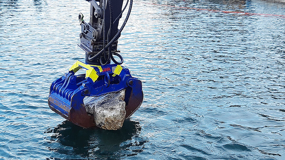 Störende Steine werden versetzt.