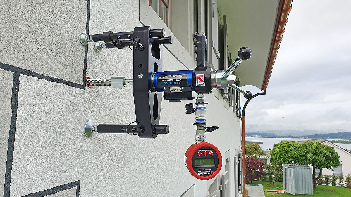 Réalisation d’essais de charge. 