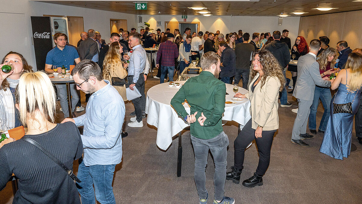 Apéro riche nach der Übergabe der Fachausweise im Hotel Radisson Blu Luzern.