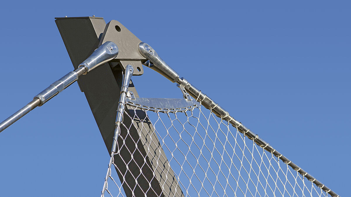 Tenon de tête de pylône avec barres d’ancrage Jakob Forte.