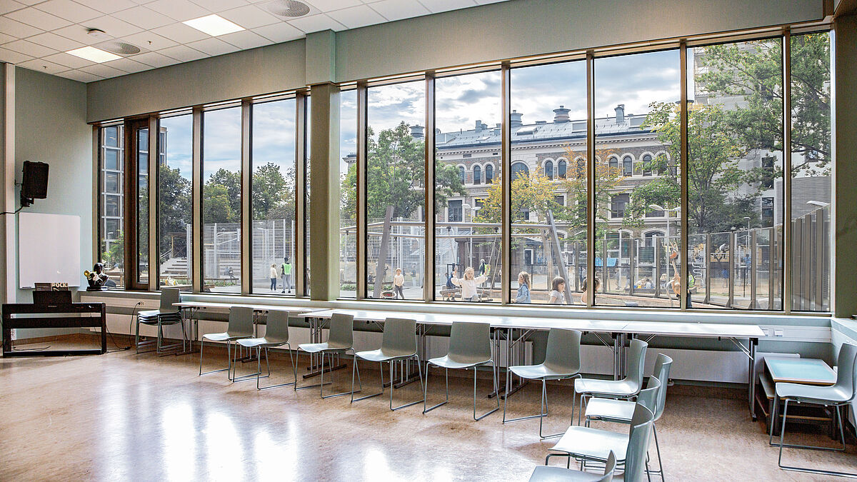 Le vitrage électrochrome SageGlass a permis de répondre aux exigeants besoins en lumière naturelle dans le bâtiment à consommation d’énergie quasi nulle. ©Peter Skott