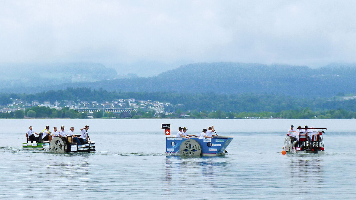 Les distances se sont déjà creusées. Il n’est pas très facile de tourner autour des bouées.