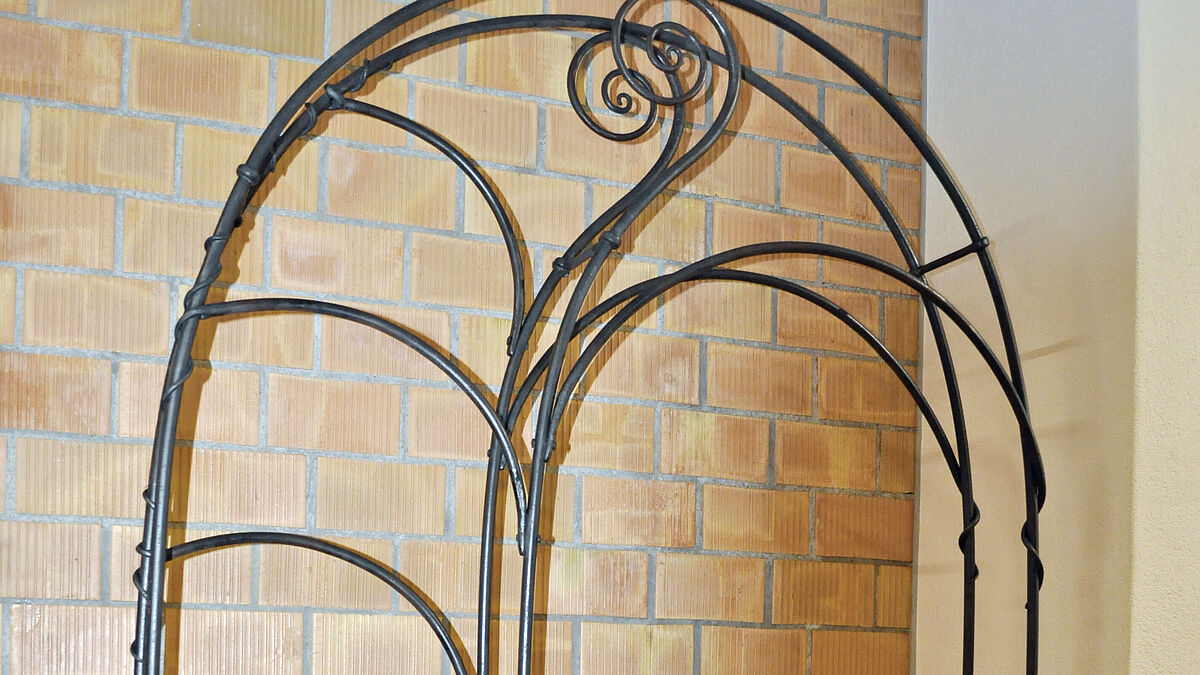 Geschmiedet, gebogen, genietet: das Projekt «Rosenbogen».